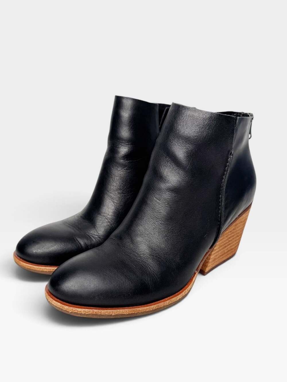 Kork-Ease Chandra Size 6.5M Black Leather Stacked Heel Booties
